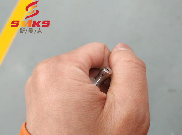 <a href='http://www.chengduguqin.cn' target='_blank'><u>流體拋光機(jī)</u></a>在去除小孔相交處毛刺的應(yīng)用